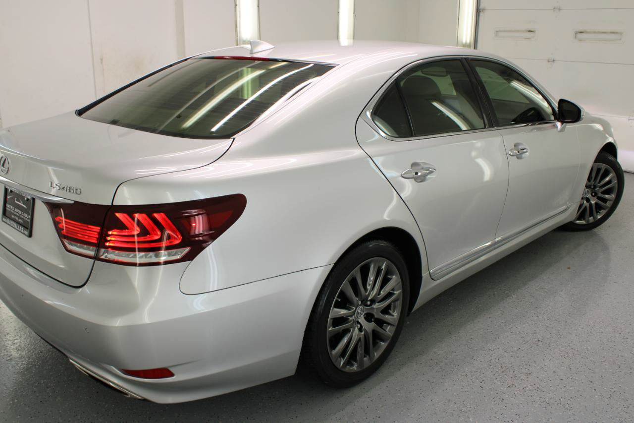 Used 2016 Lexus LS 460 w/ Comfort Package RWD image 17
