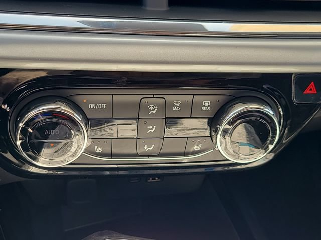 New 2026 Chevrolet Trax LT w/ LT Convenience Package FWD image 30