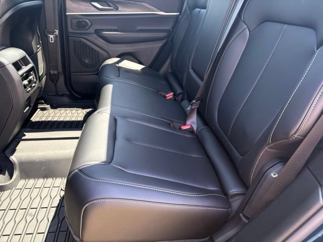 New 2026 Jeep Grand Cherokee Limited w/ Limited Altitude Package AWD/4WD image 13