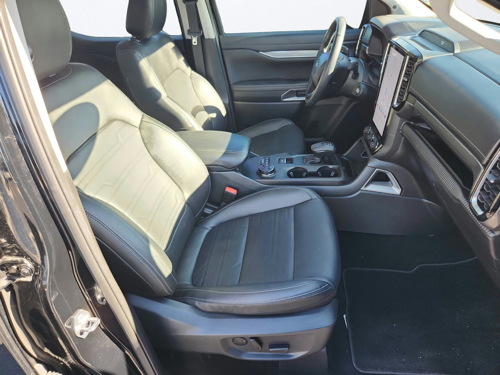 Used 2024 Ford Ranger Lariat w/ FX4 Off-Road Package AWD/4WD image 27