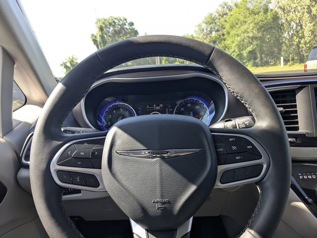 Used 2023 Chrysler Voyager LX FWD image 22