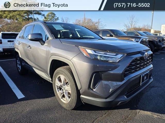 Used 2022 Toyota RAV4 XLE image 3