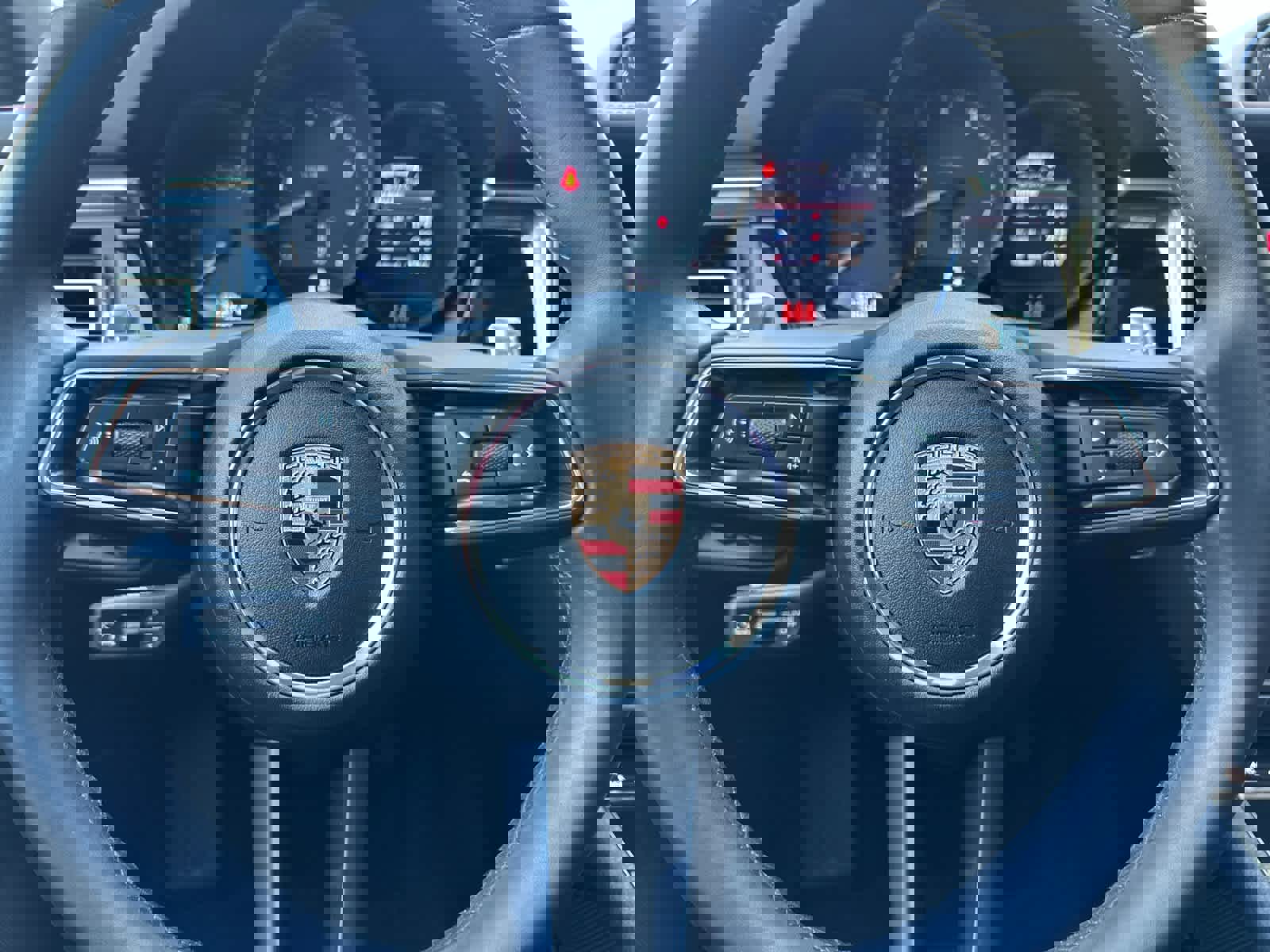 Used 2025 Porsche Macan image 26