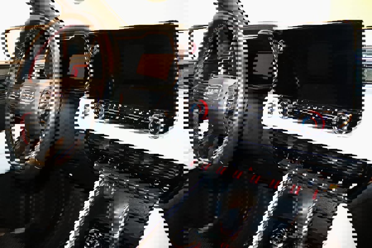 Used 2023 GMC Canyon AT4X image 71