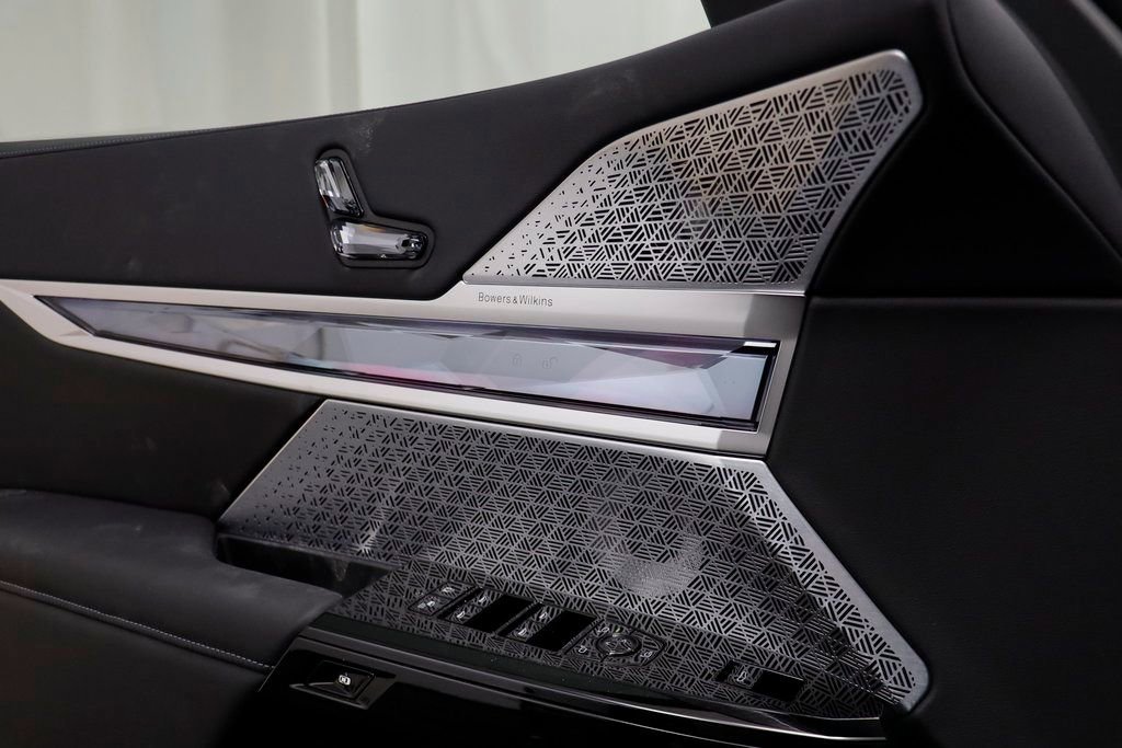New 2026 BMW 760i xDrive w/ Executive Package image 7