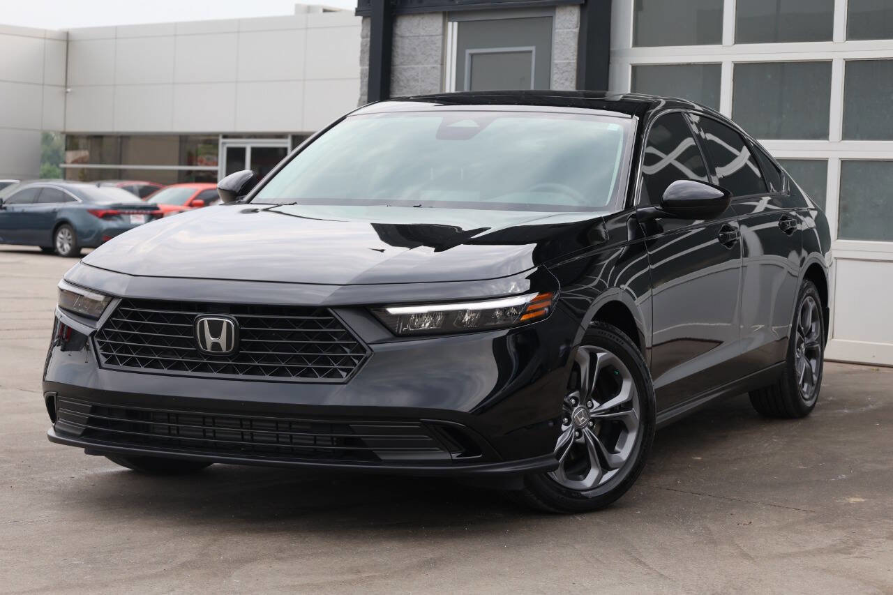 Used 2023 Honda Accord EX image 3