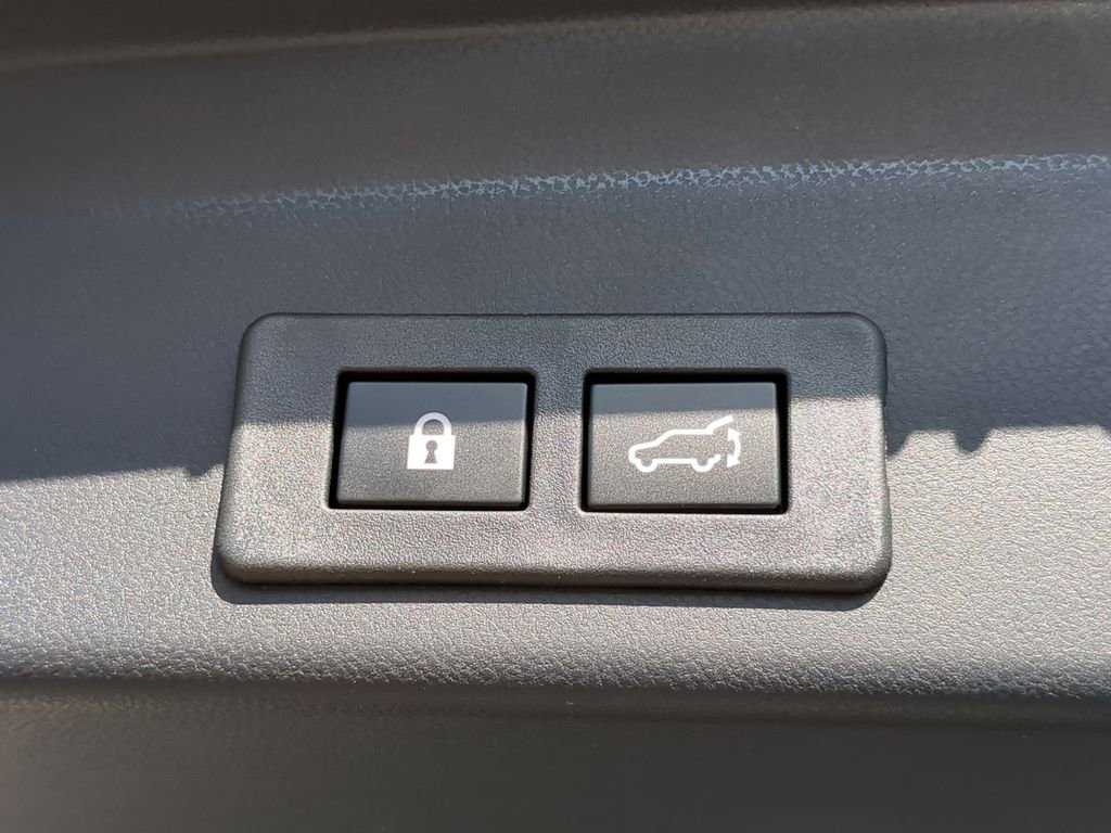 Certified 2026 Subaru Ascent Limited image 10