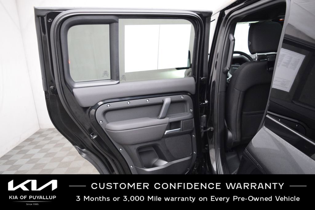 Used 2025 Land Rover Defender 110 S image 11