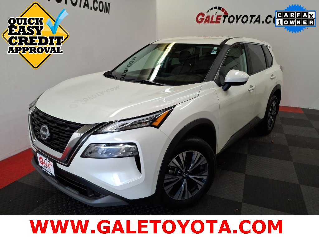 Used 2023 Nissan Rogue SV image 1