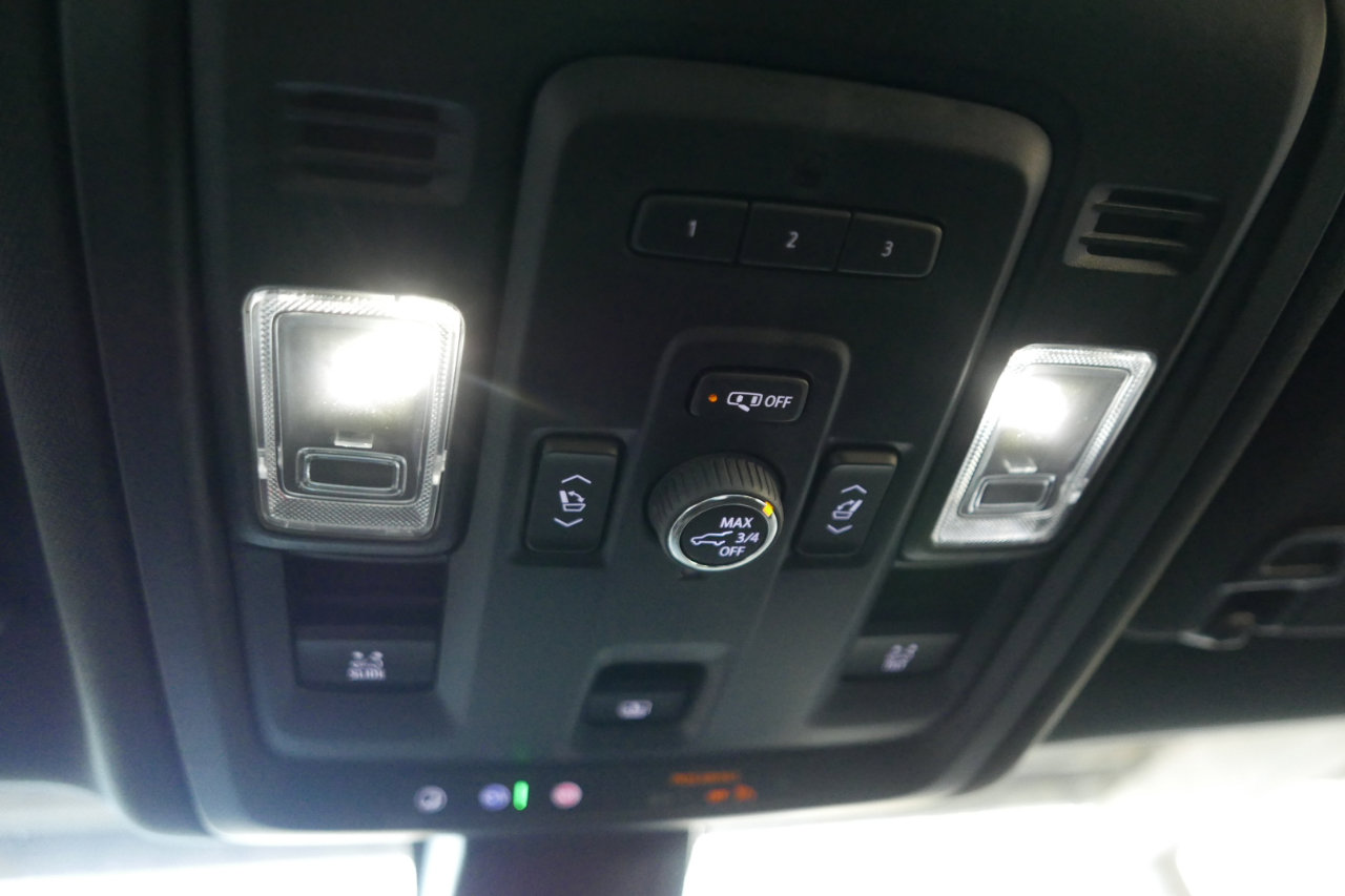 Used 2022 GMC Yukon SLT w/ SLT Premium Package image 21