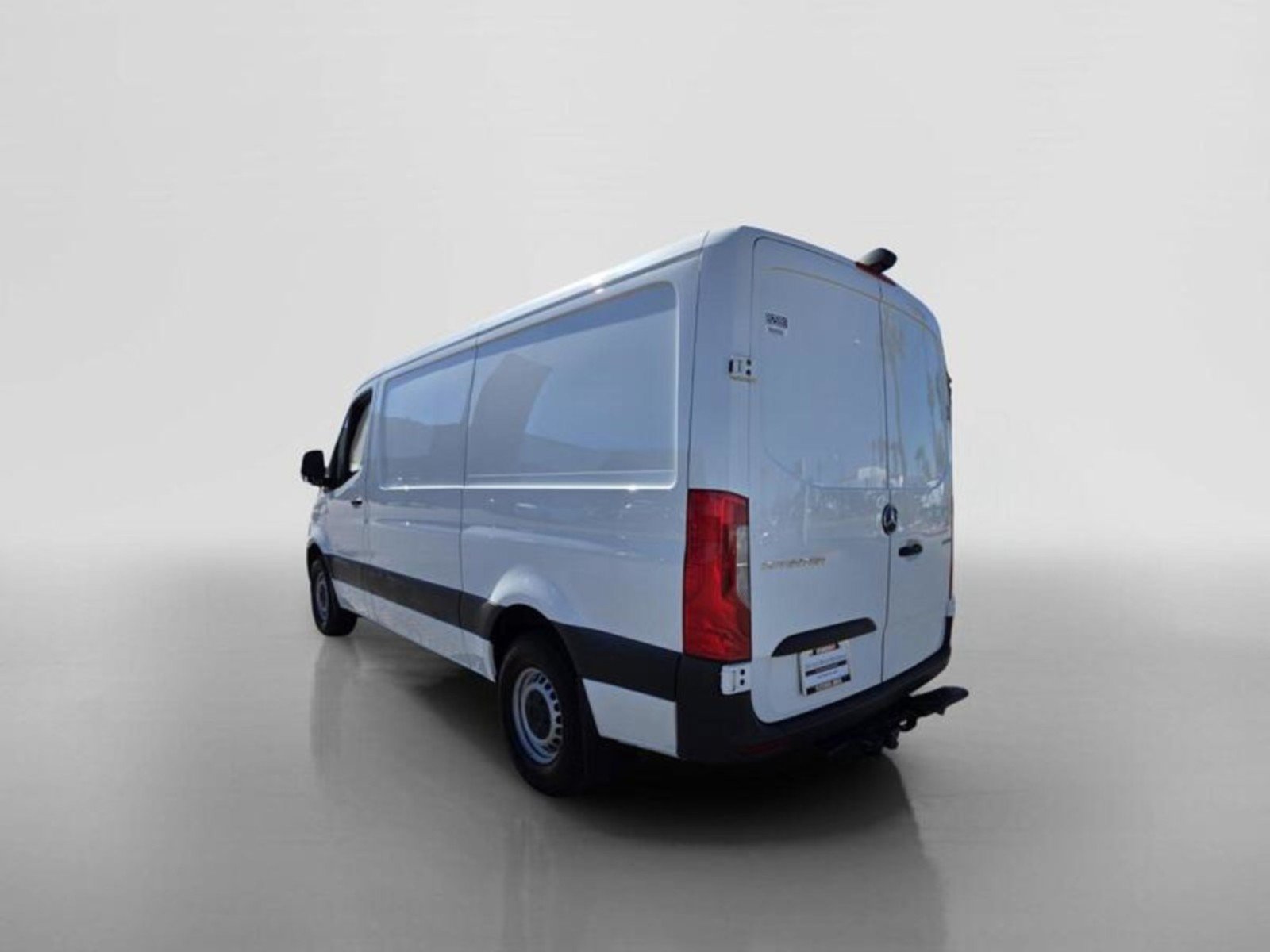Used 2024 Mercedes-Benz Sprinter 2500 image 3