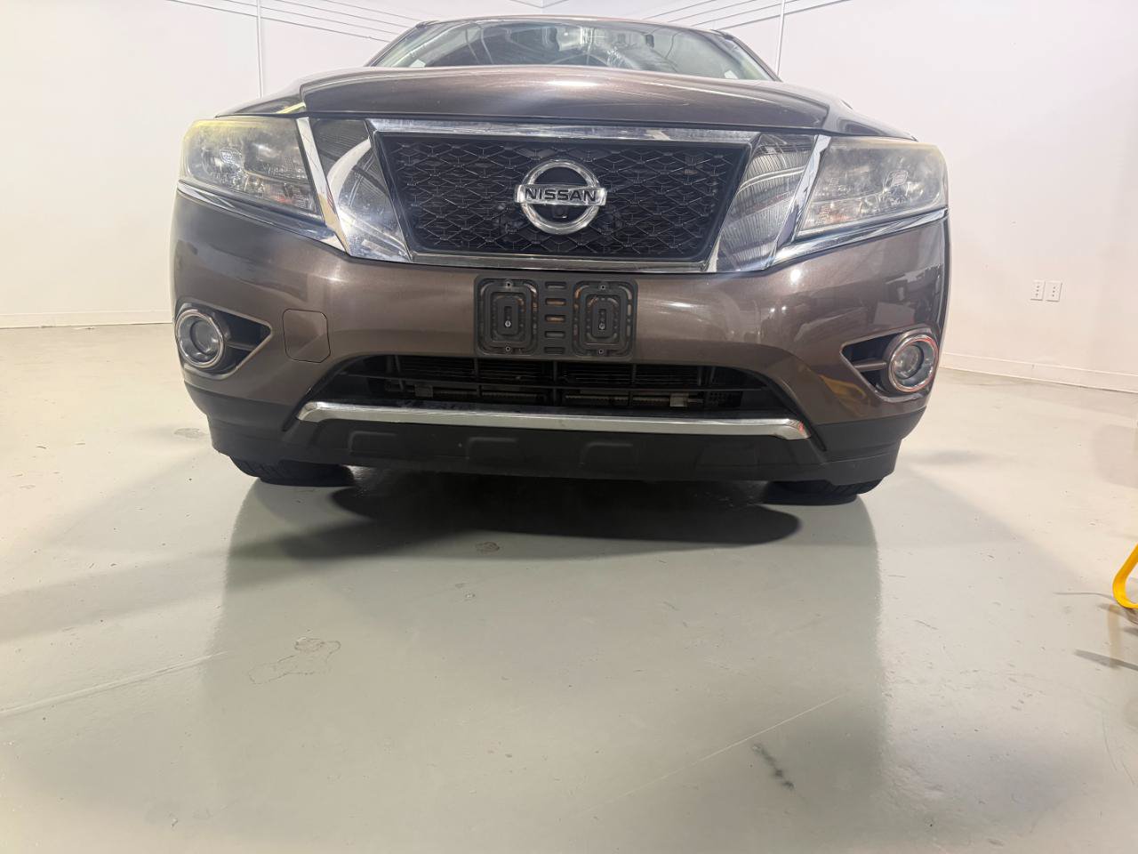 Used 2015 Nissan Pathfinder Platinum w/ Cargo Package AWD/4WD image 2