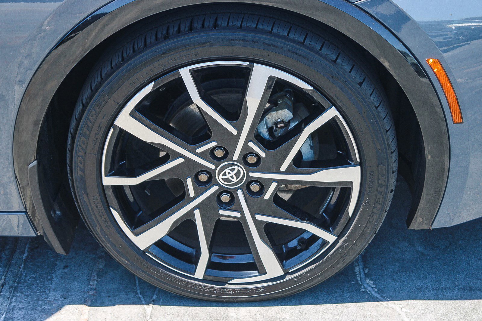 Used 2024 Toyota Prius Prime FWD image 12
