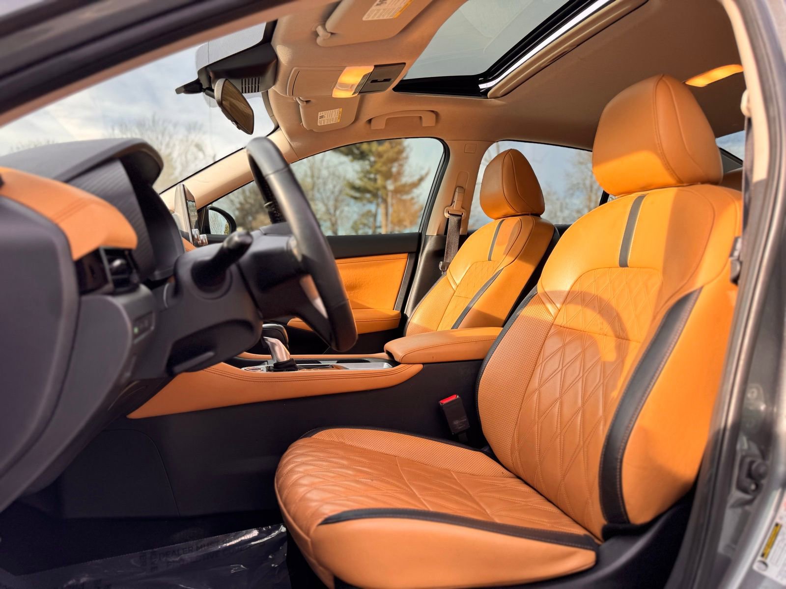 Used 2022 Nissan Sentra SV w/ SV Premium Package image 17