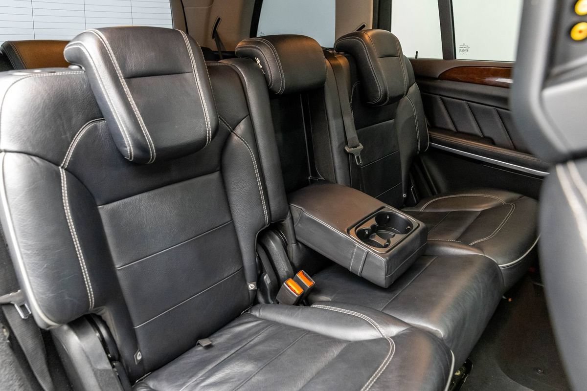 Used 2014 Mercedes-Benz GL 550 4MATIC image 36