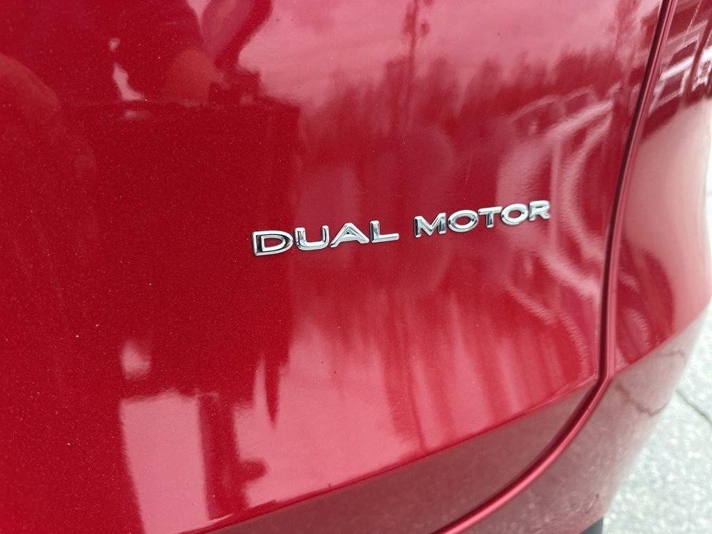 Used 2022 Tesla Model Y Long Range image 32