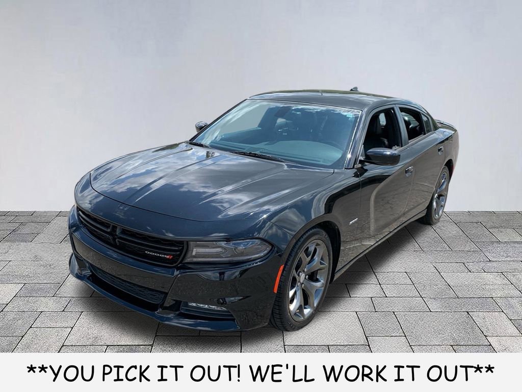Used 2015 Dodge Charger R/T w/ Plus Group RWD image 3