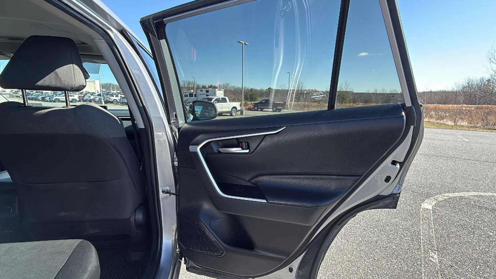 Used 2022 Toyota RAV4 XLE w/ Convenience Package image 18