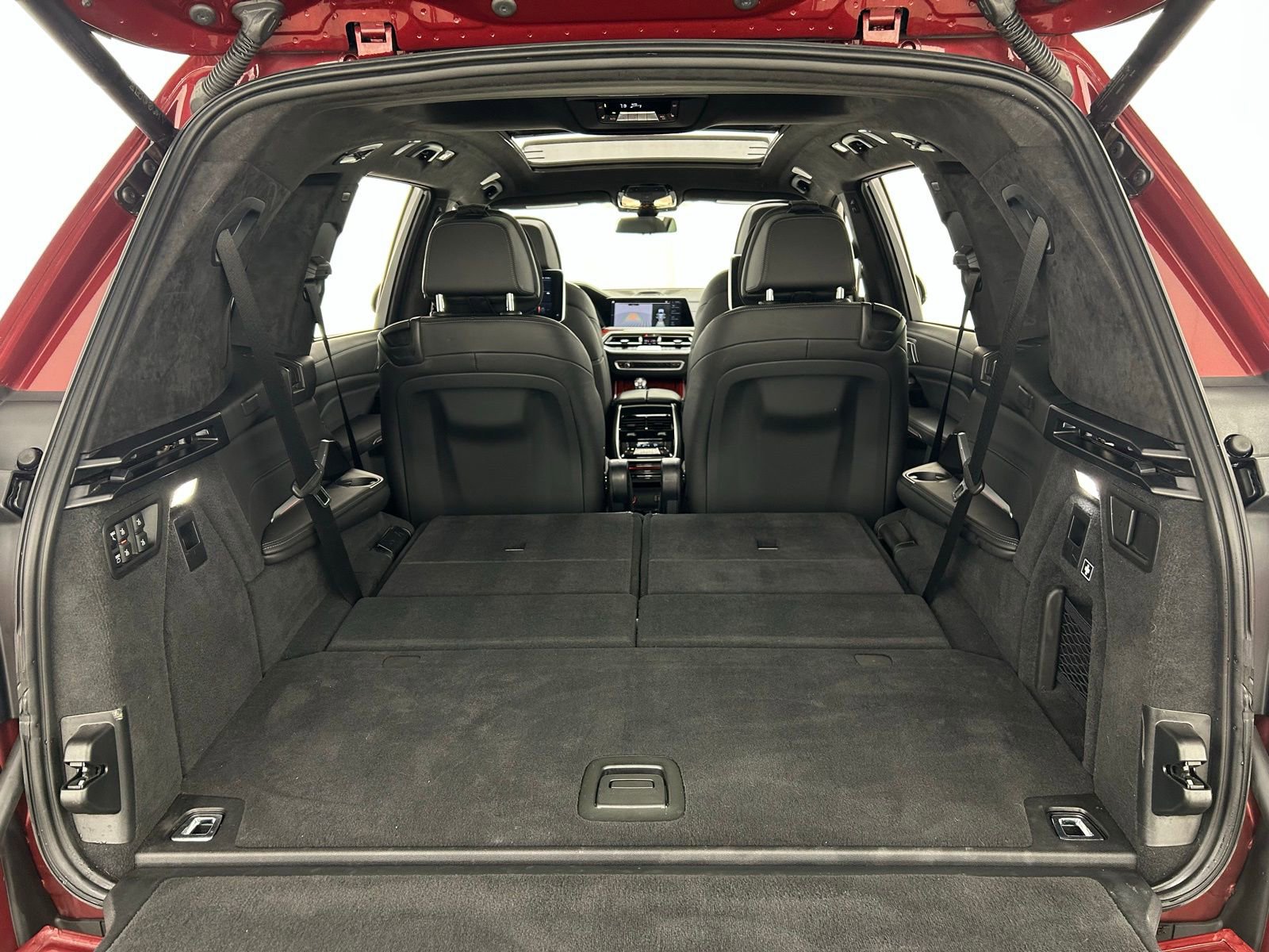 Used 2022 BMW ALPINA XB7 image 41