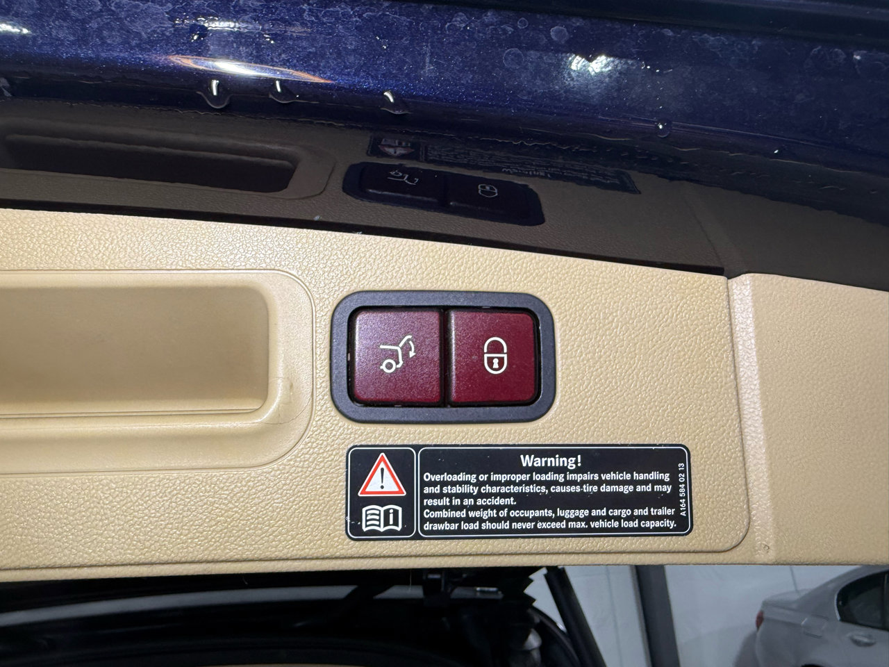 Used 2010 Mercedes-Benz GL 550 4MATIC image 38