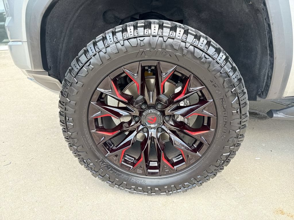 Used 2024 GMC Canyon AT4X AWD/4WD image 10