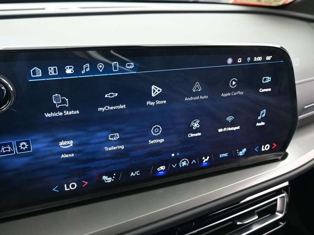 Used 2025 Chevrolet Traverse LT w/ Midnight/Sport Edition image 22