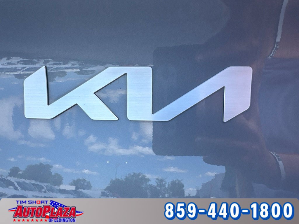 Used 2025 Kia Sportage EX w/ Premium Package FWD image 18