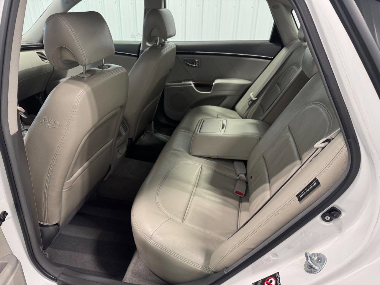 Used 2010 Hyundai Azera Limited w/ Navigation Pkg 3 image 14