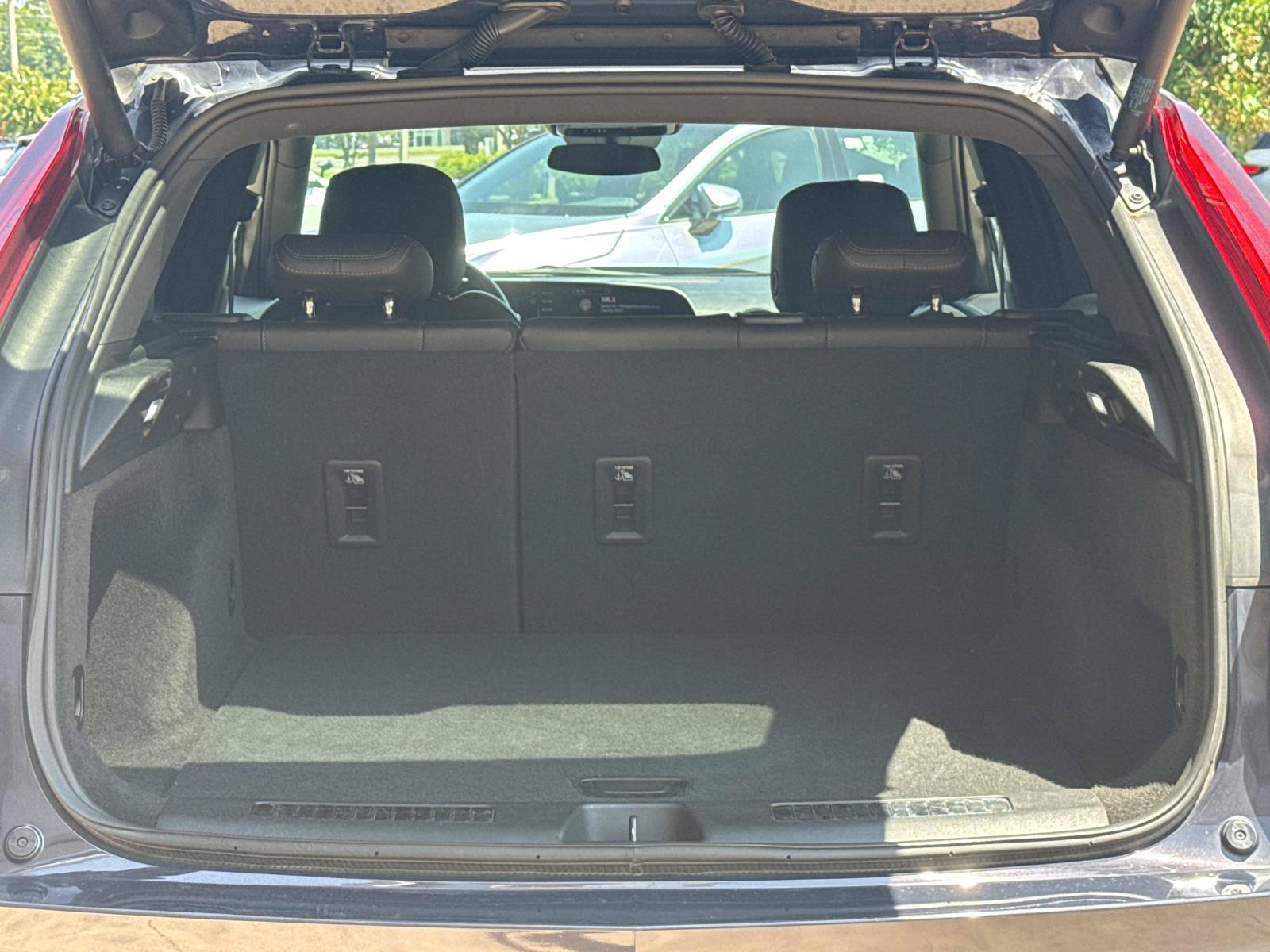 Used 2025 Cadillac XT4 Premium Luxury FWD image 5