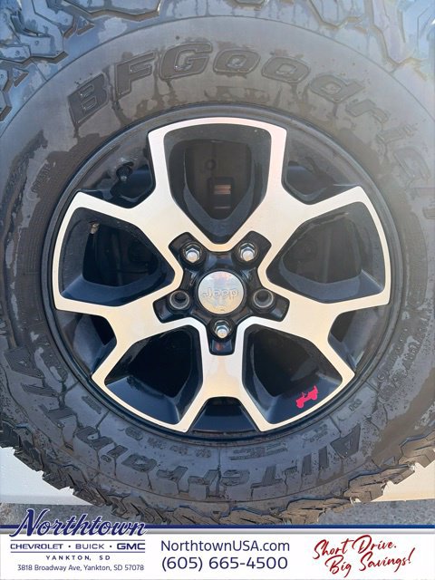Used 2014 Jeep Wrangler Unlimited Sahara AWD/4WD image 14