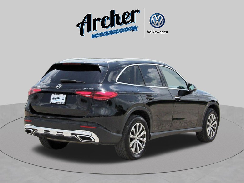 Used 2024 Mercedes-Benz GLC 300 4MATIC image 4