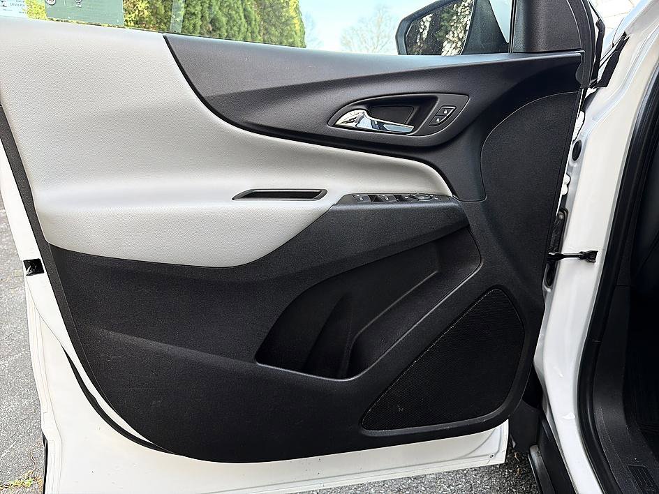 Used 2023 Chevrolet Equinox LT image 9