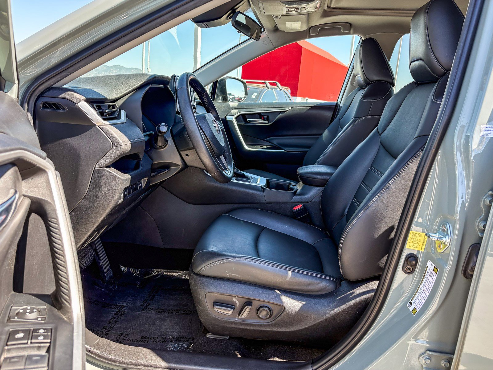 Certified 2022 Toyota RAV4 XLE Premium image 18