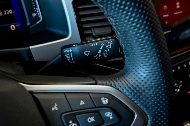 Used 2022 Volkswagen Atlas Cross Sport SEL Premium R-Line image 46