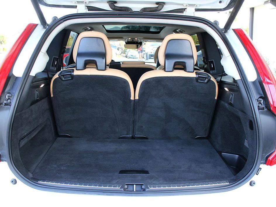 Used 2016 Volvo XC90 T6 Momentum image 21