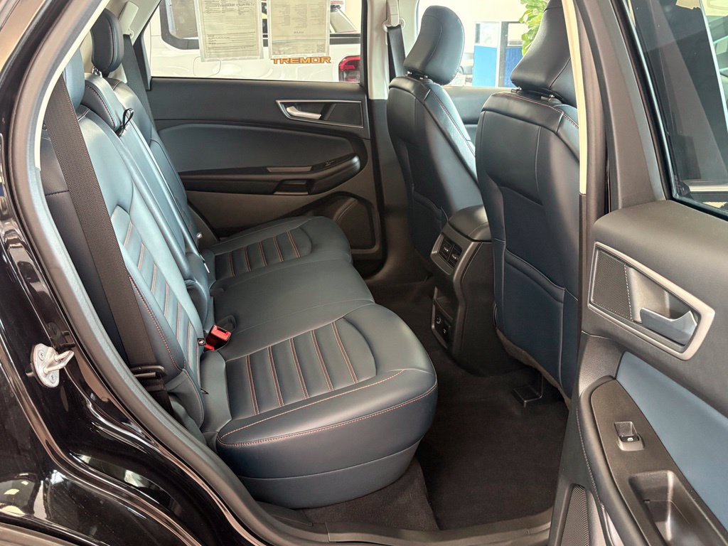 Used 2022 Ford Edge SEL w/ Sport Appearance Package AWD/4WD image 29
