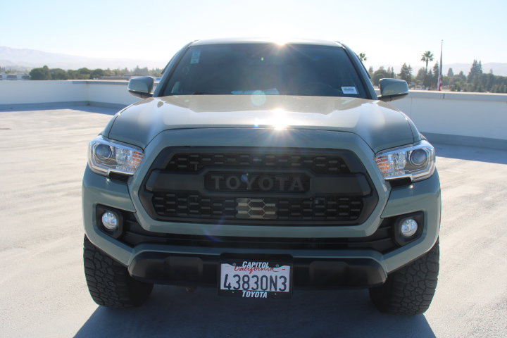 Used 2022 Toyota Tacoma TRD Off-Road AWD/4WD image 8