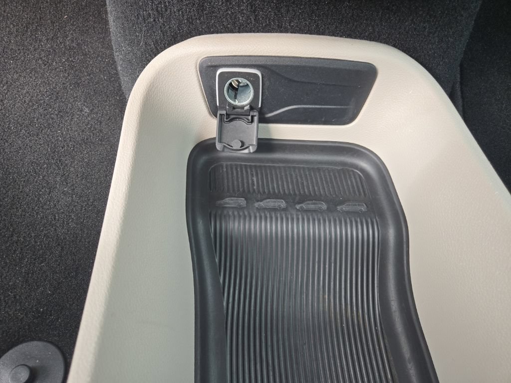 Used 2024 Chrysler Pacifica Touring-L FWD image 27