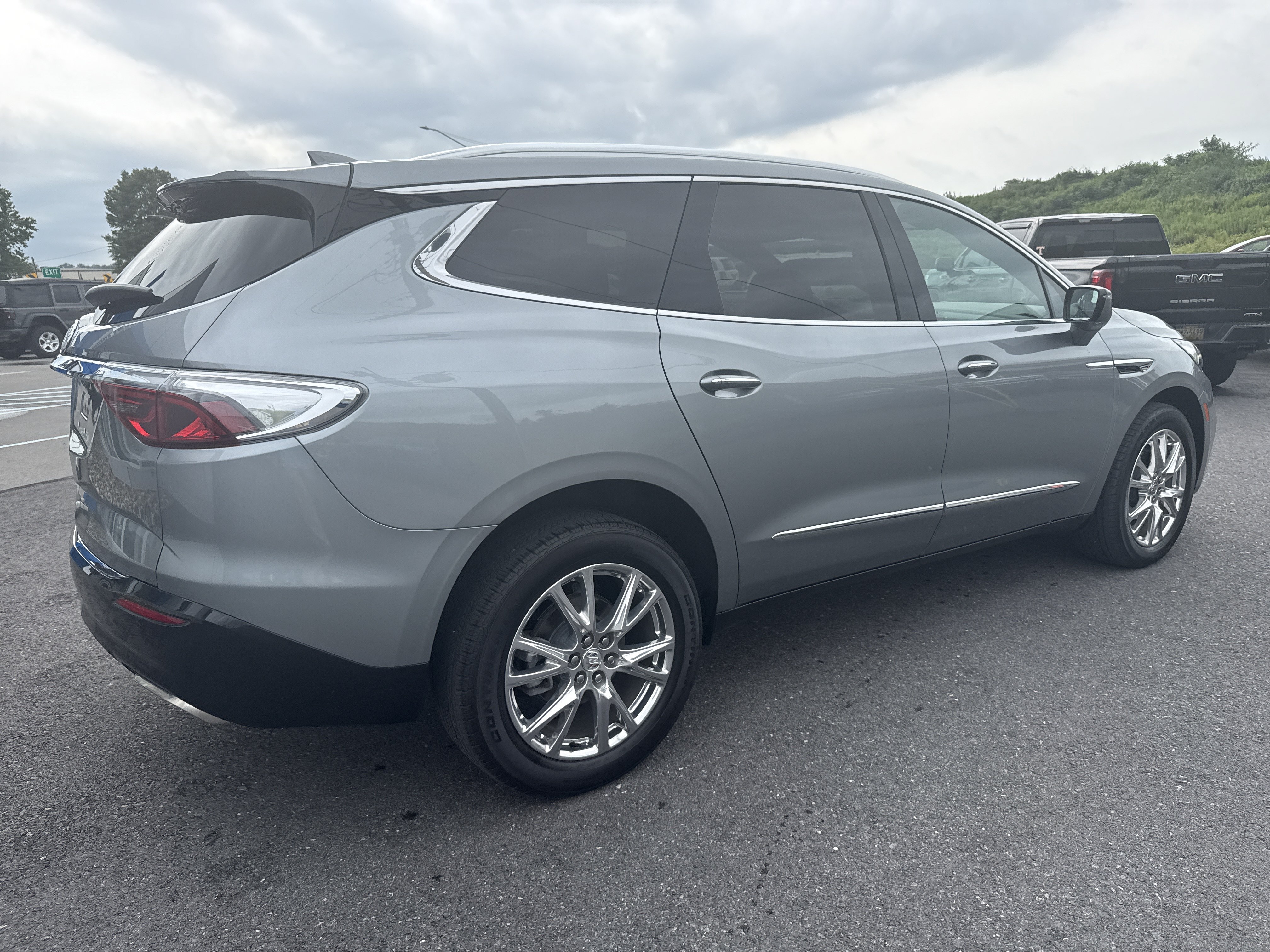 Used 2024 Buick Enclave Essence w/ Experience Buick Package AWD/4WD image 3