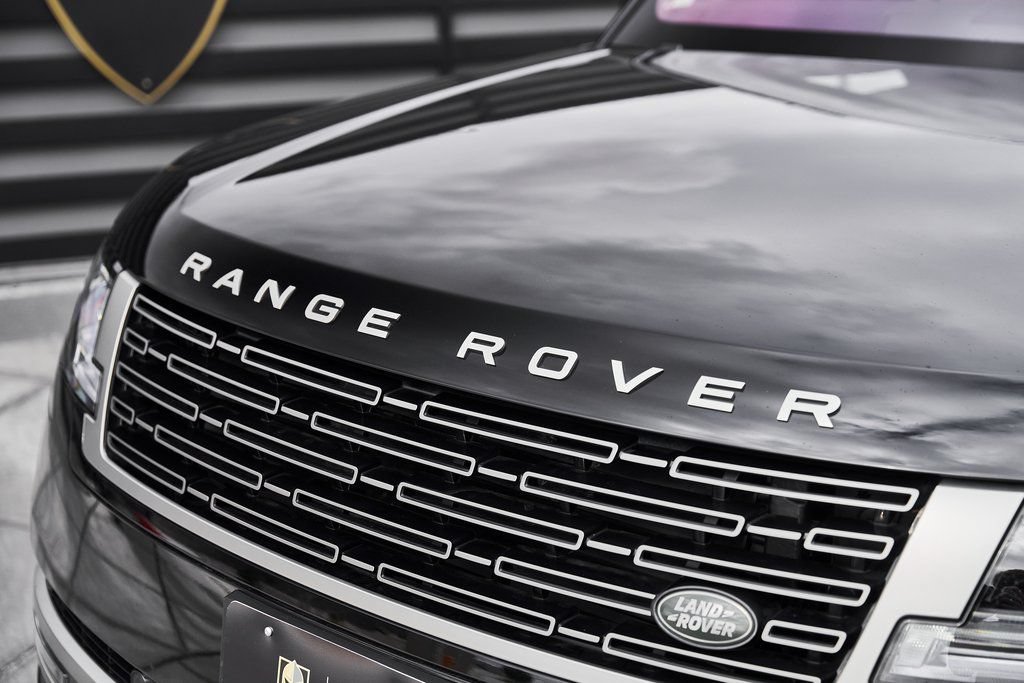 Used 2023 Land Rover Range Rover SE AWD/4WD image 7