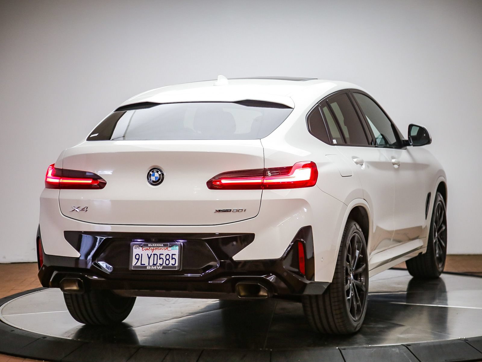 Certified 2024 BMW X4 xDrive30i w/ Premium Package AWD/4WD image 5