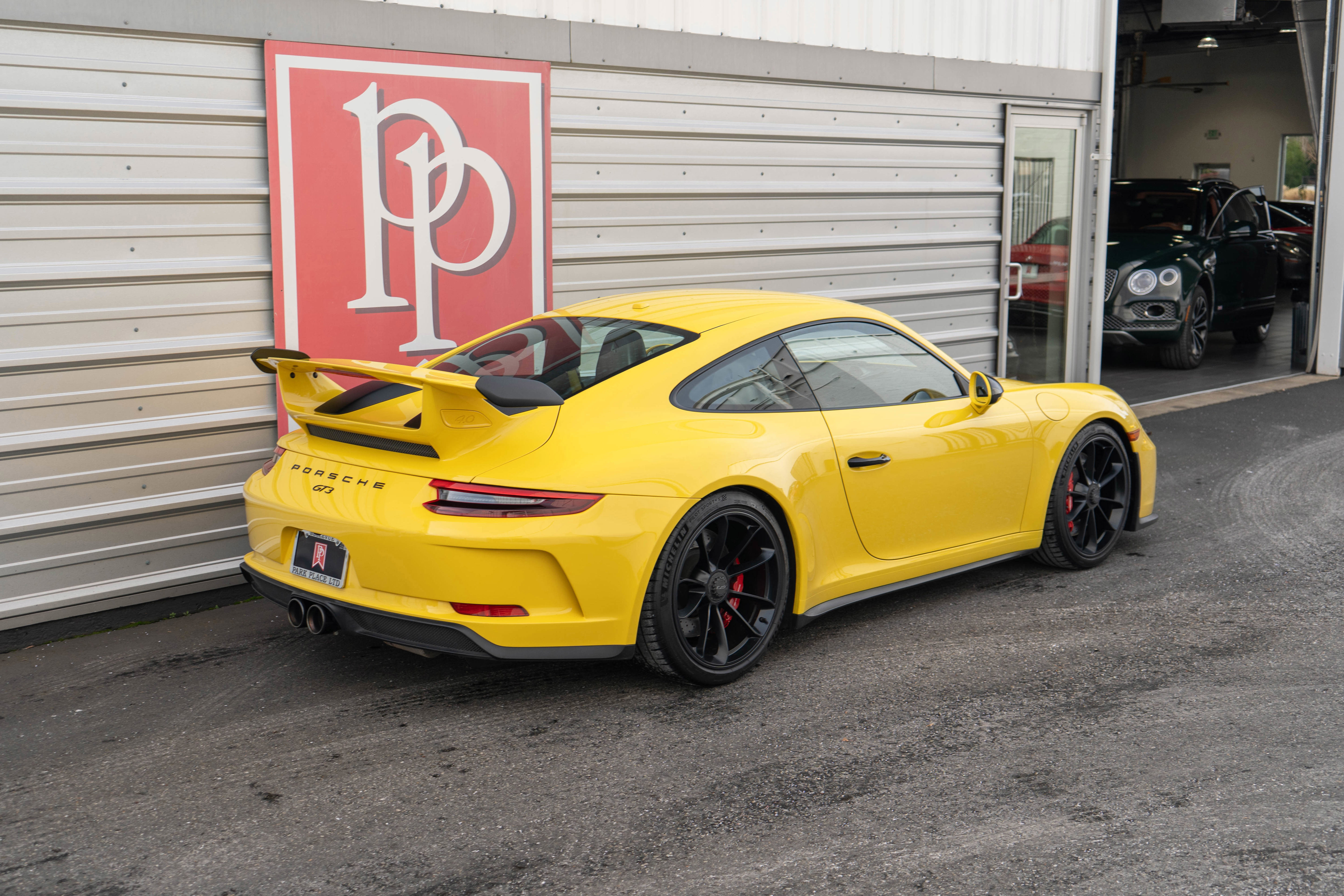 Used 2018 Porsche 911 GT3 w/ Sport Chrono Package RWD image 44