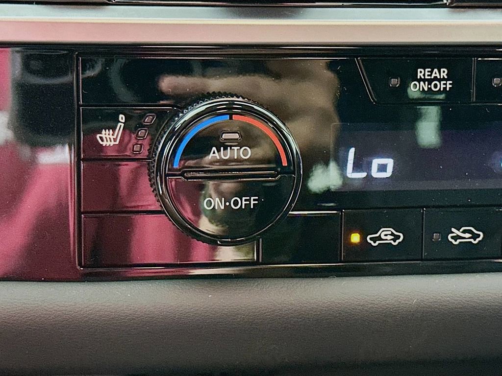 New 2025 Nissan Pathfinder SV image 27