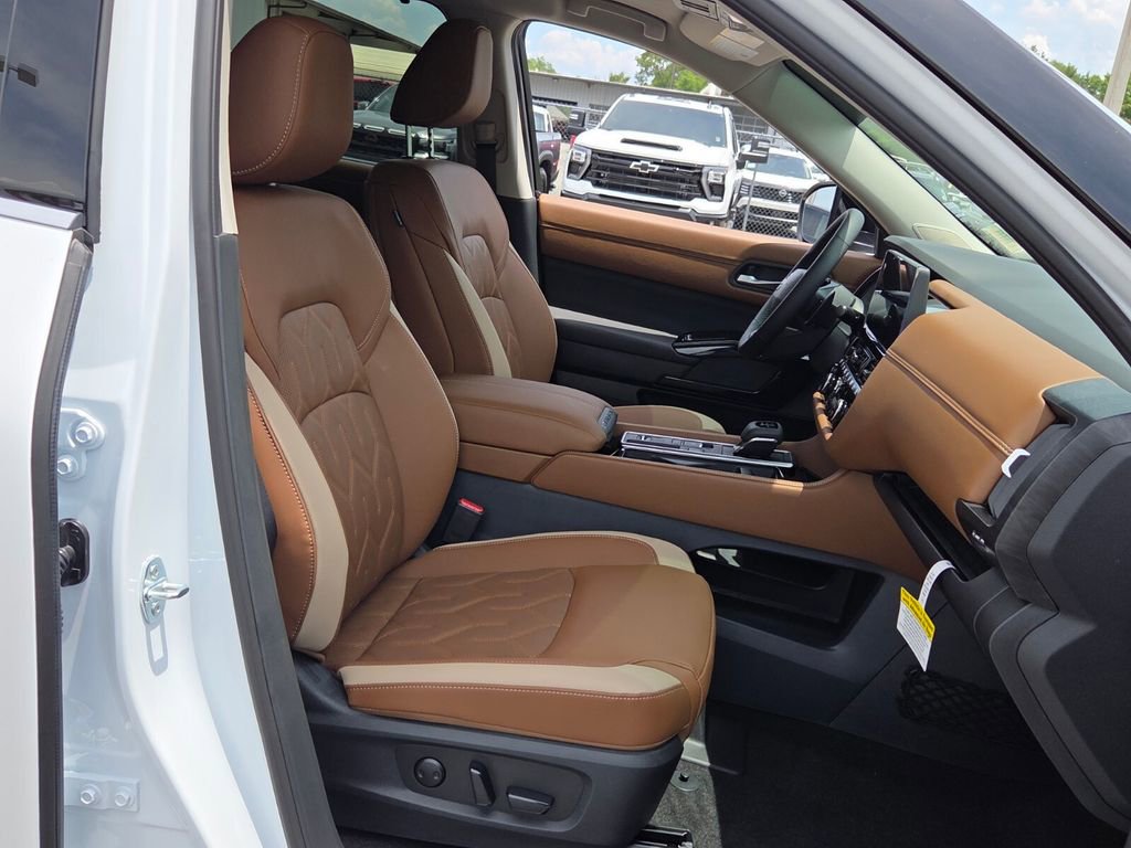 New 2026 Nissan Pathfinder Platinum FWD image 14