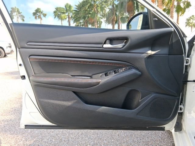 Used 2022 Nissan Altima 2.0 SR image 16