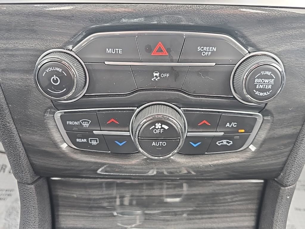 Certified 2018 Chrysler 300 Touring w/ Driver Convenience Group image 36