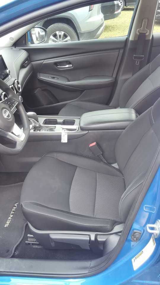 Used 2024 Nissan Sentra SV FWD image 3