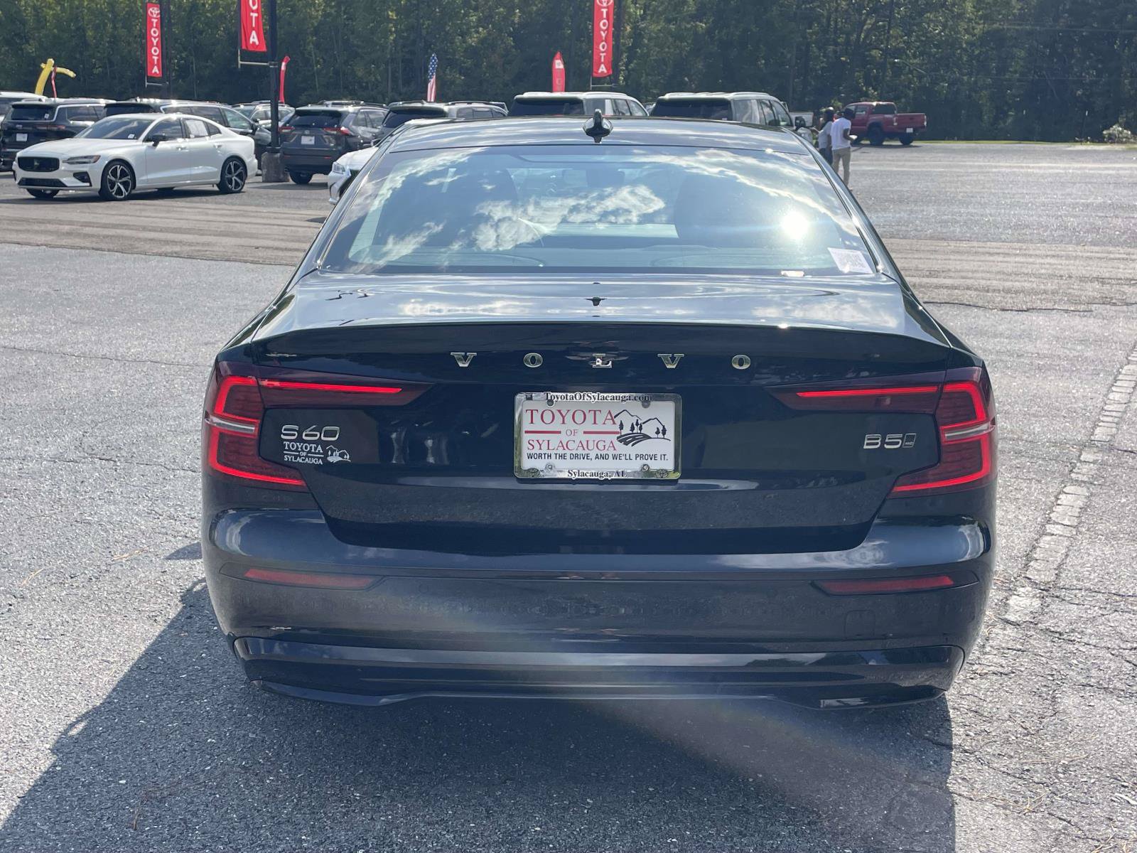 Used 2024 Volvo S60 B5 Plus AWD/4WD image 3