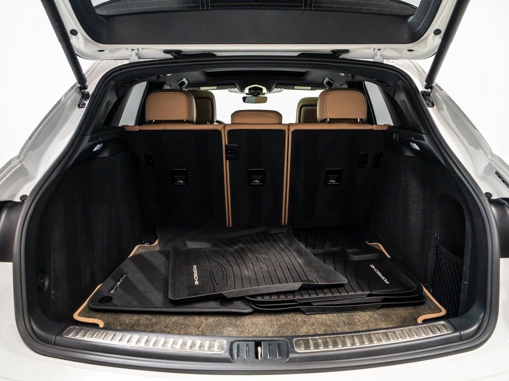 Certified 2025 Porsche Macan image 31