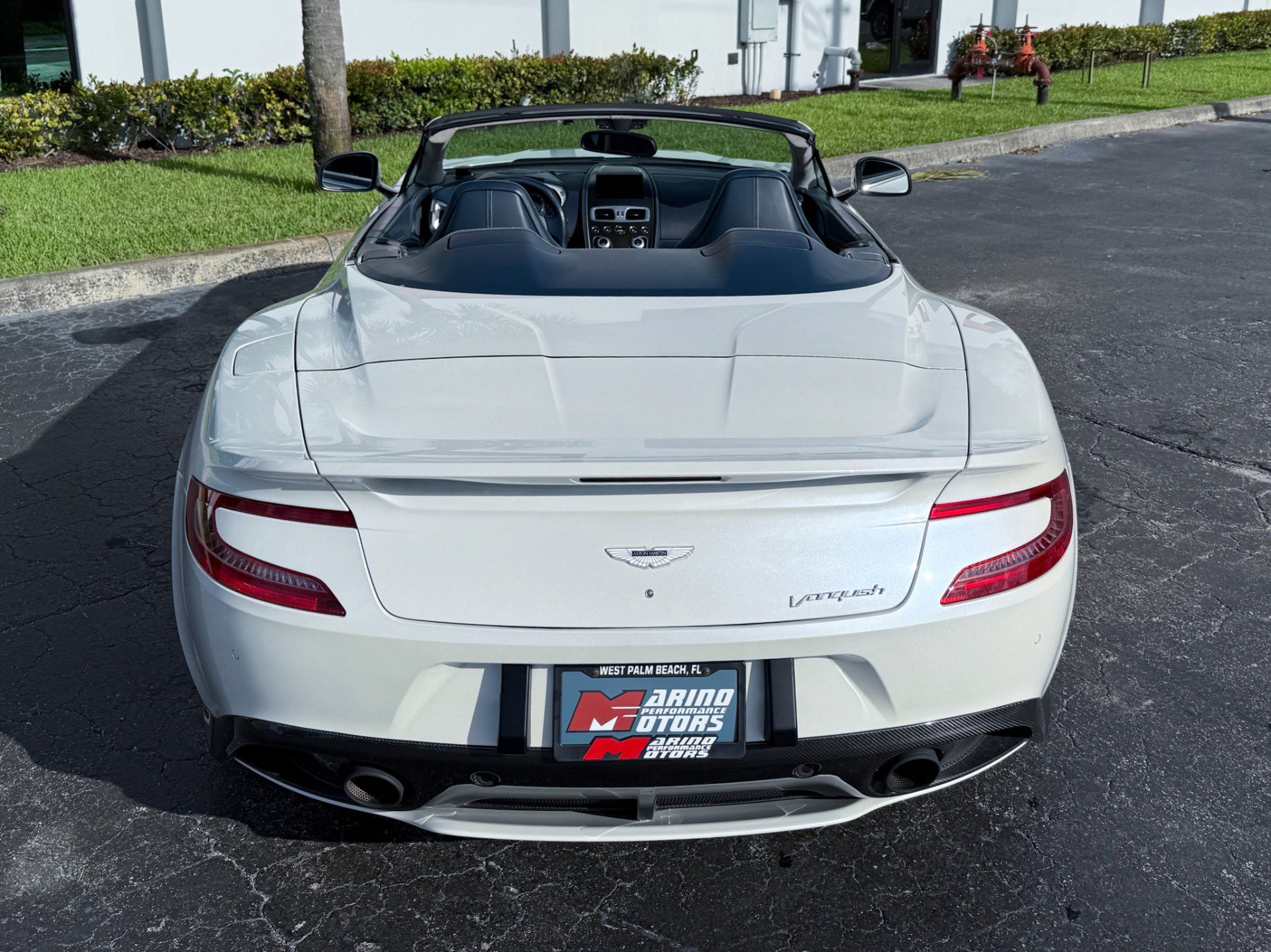 Used 2014 Aston Martin Vanquish Volante RWD image 16